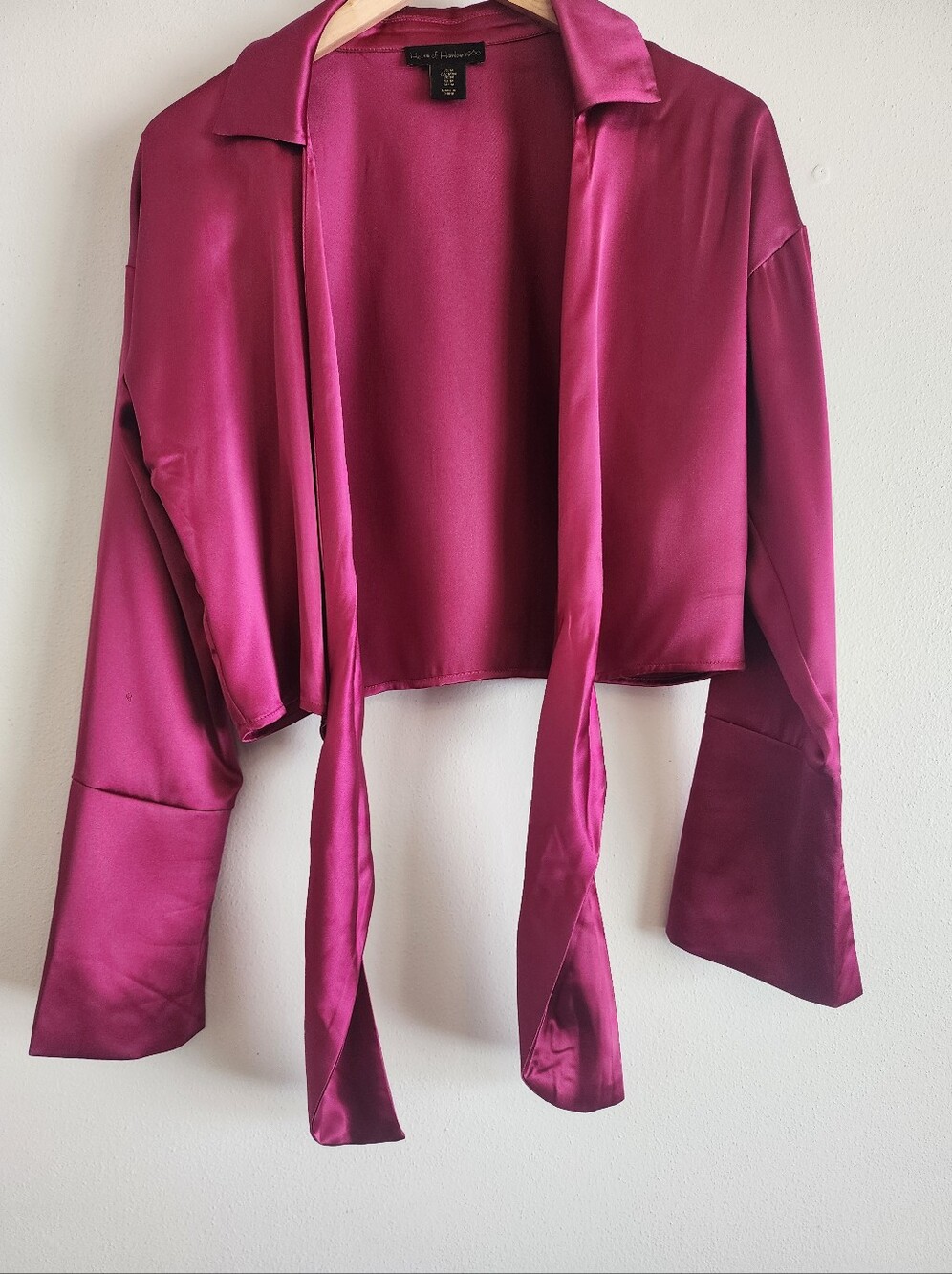 House of Harlow 1960 Fuchsia Satin Tie-Front Long Sleeve Blouse - Size M - Picture 10 of 11